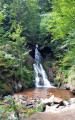 Wasserfall von Chorsin und hohe Grashalme Cascade de Chorsin et hautes chaumes