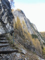 Die Kapelle "Prinz Heinrich" und der Wasserfall (Osttirol) La Chapelle "Prinz Heinrich" et sa cascade (Tyrol Oriental)
