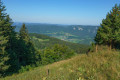 Vue sur la vallée de Champfromier Vue sur la vallée de Champfromier